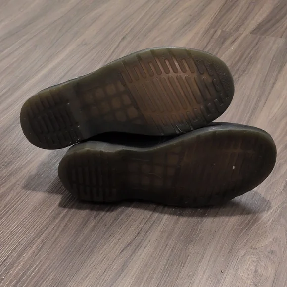 Dr. Martens Chelsea Boots - Picture 5 of 7